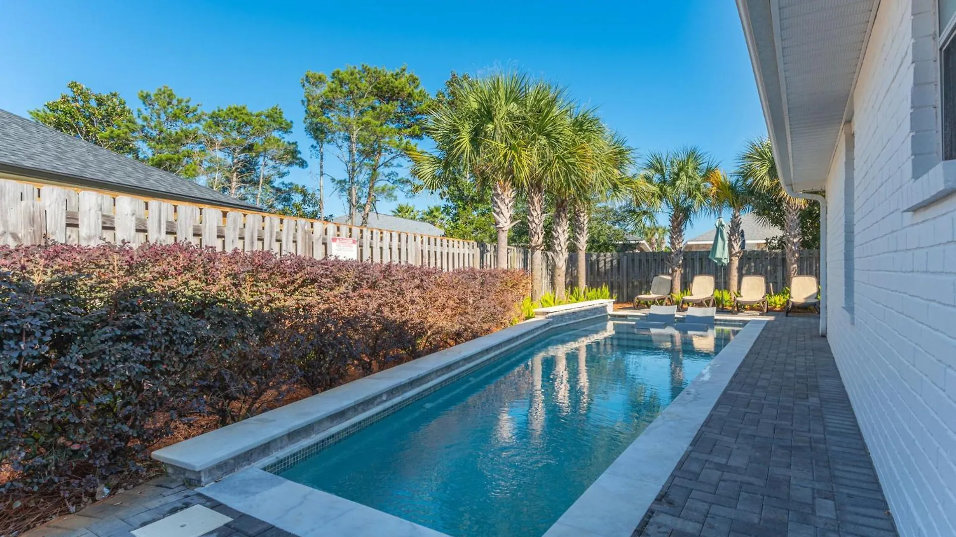 Beautiful Pet Friendly Home! Tropical Pool, Optional Golf Cart & Pool Heat, Minutes To Beach Destin