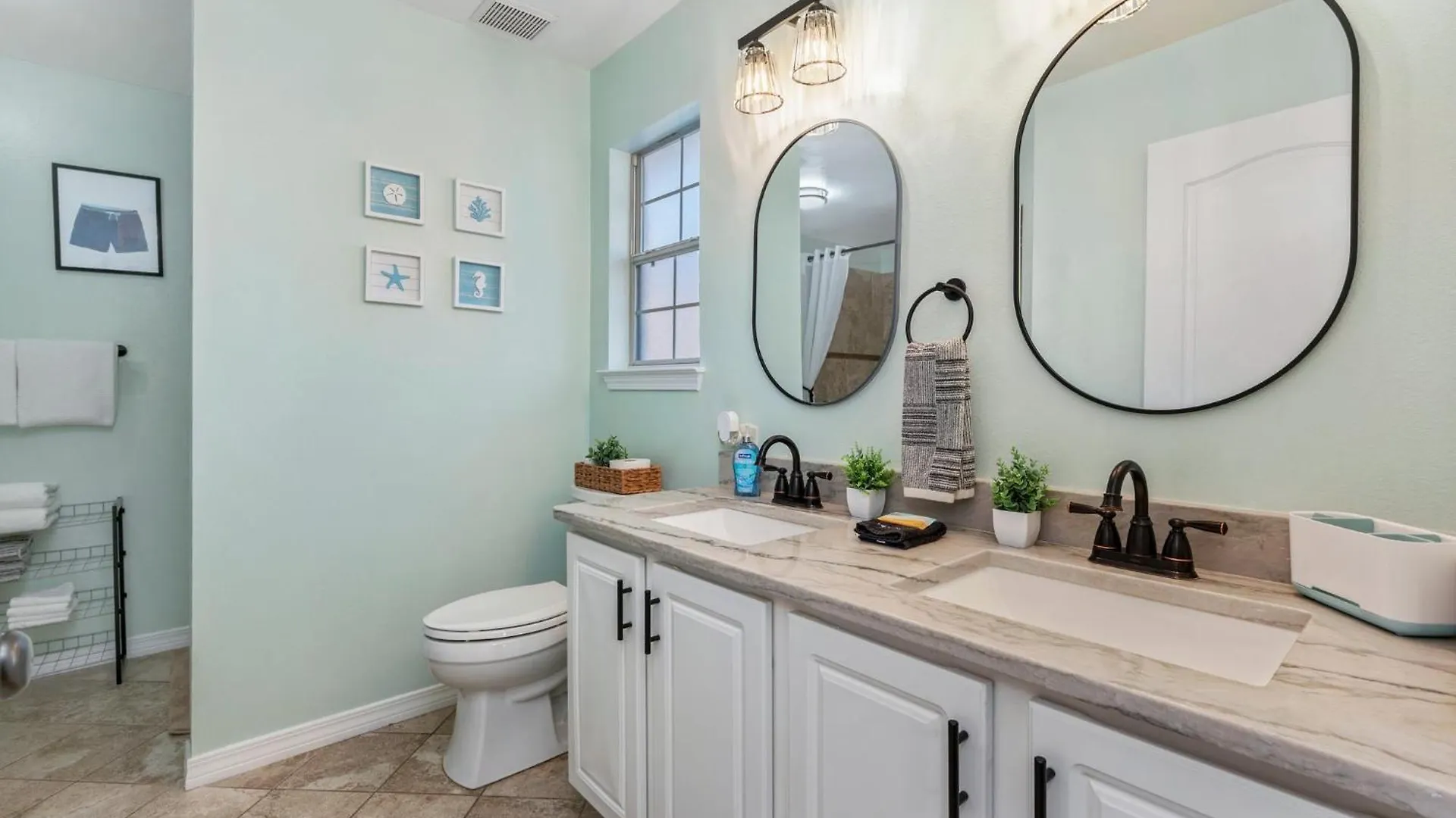 Beautiful Pet Friendly Home! Tropical Pool, Optional Golf Cart & Pool Heat, Minutes To Beach Destin 0*,