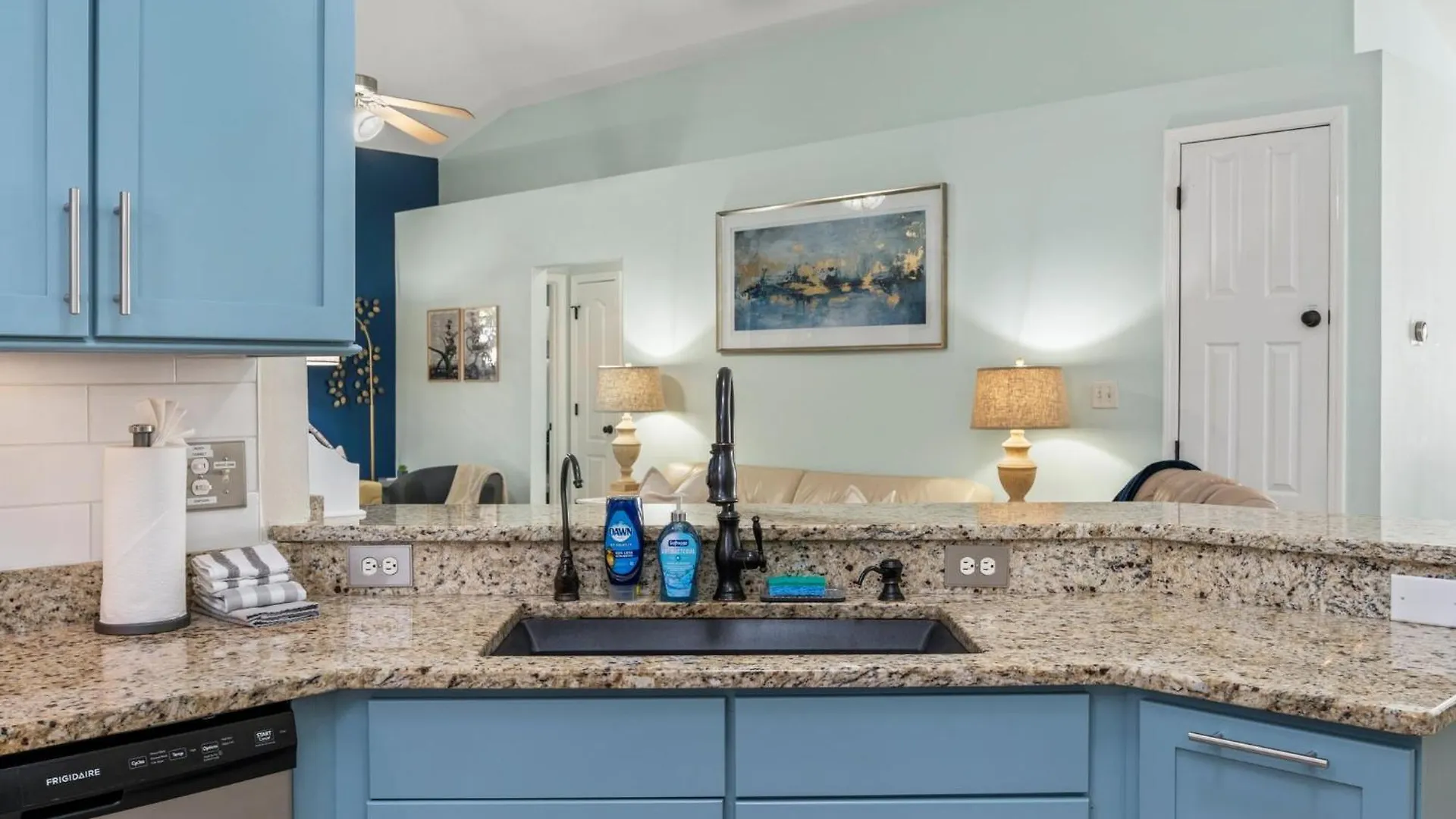 Beautiful Pet Friendly Home! Tropical Pool, Optional Golf Cart & Pool Heat, Minutes To Beach Destin Vakantiehuis